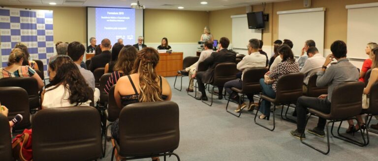 imagem de IDOR celebra formandos das turmas de residência e especialização