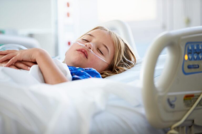 Pediatria IDOR publica estudo sobre características clínicas da Covid-19 em crianças e adolescentes internados em UTIs pediátricas