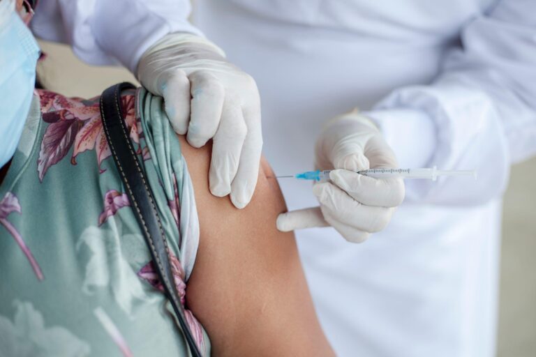 Chamada de voluntários no Rio de Janeiro: 3ª dose da vacina contra a Covid-19