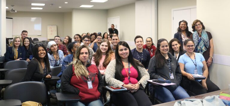 imagem de Graduação em Enfermagem promove aula especial sobre Segunda Guerra Mundial