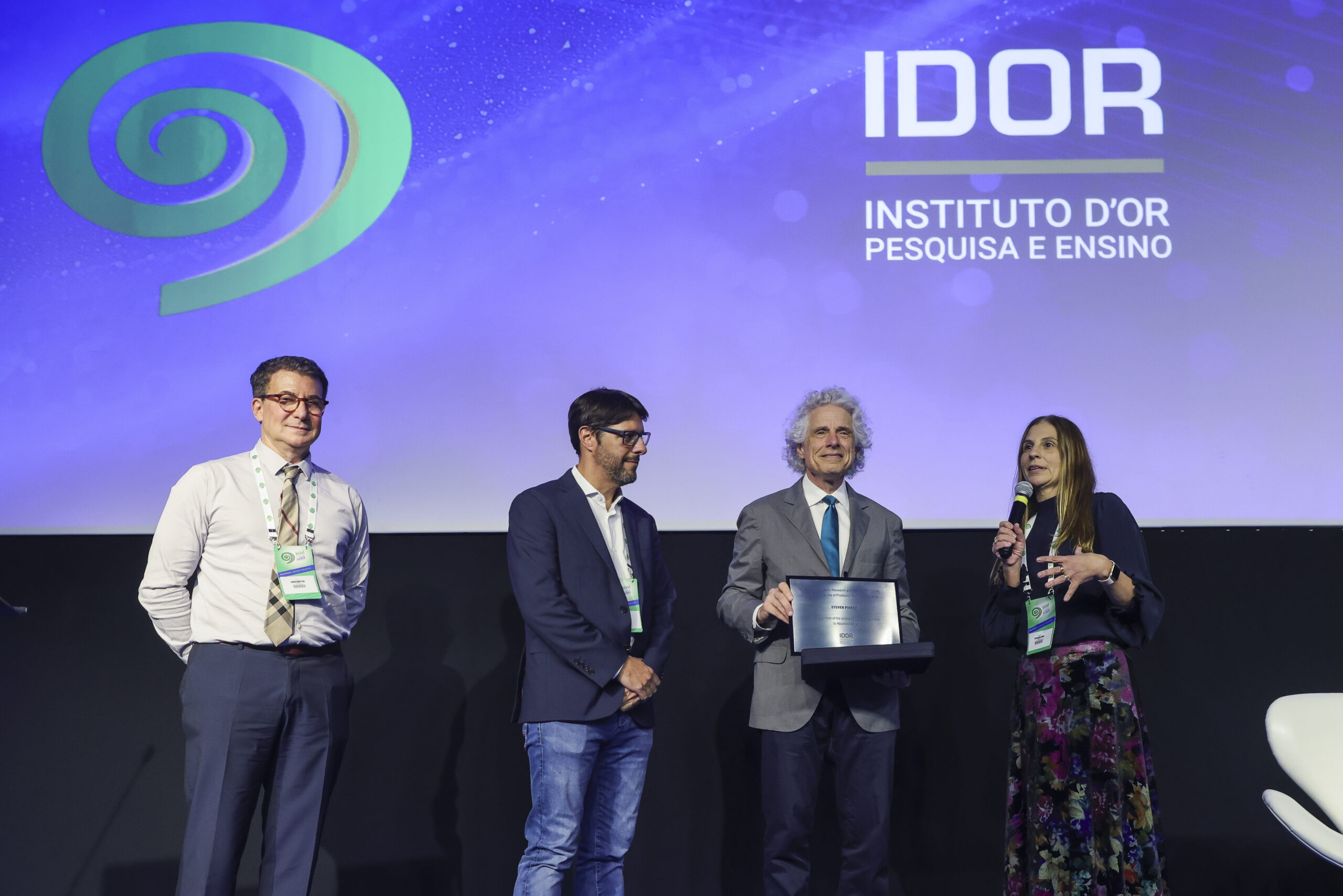 imagem de Steven Pinker: A Psicologia Evolutiva e o Título Honoris Causa