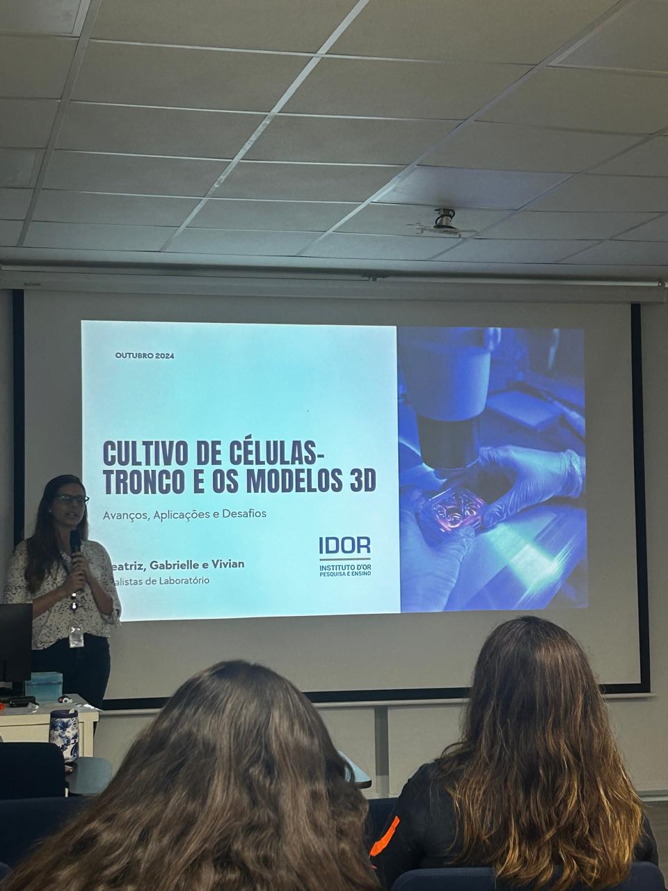 imagem de Alunos de Psicologia do IDOR Vivenciam Experiência Prática em Laboratório com Células-Tronco e "Mini-Cérebros